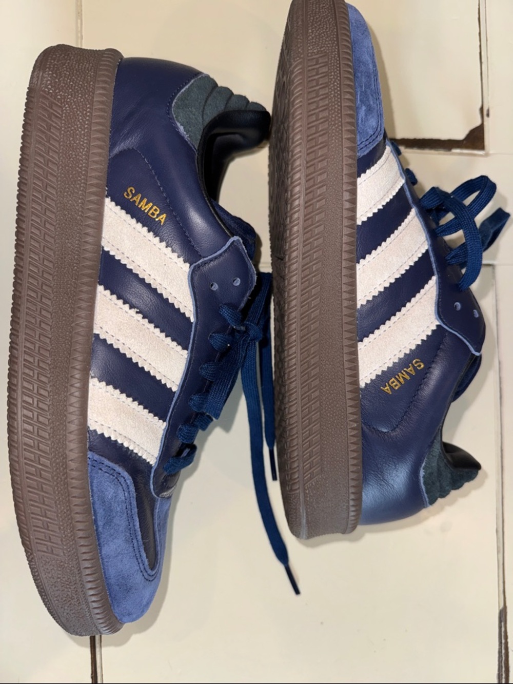 navy blue with white stripes adidas samba. size 7.5. leather upper. - Picture 8 of 8